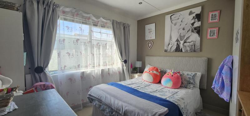 4 Bedroom Property for Sale in Myburgh Park Western Cape